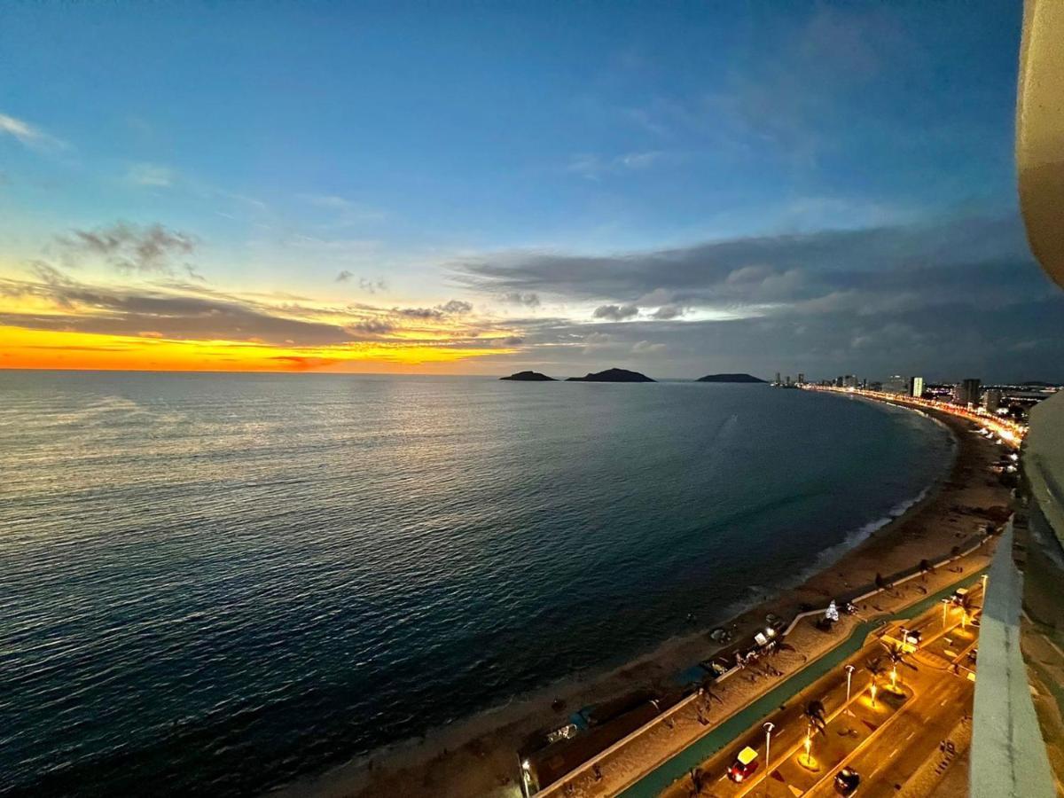 マサトランSunset View Malecon 1404 Vista Panoramica Al Marアパートメント エクステリア 写真