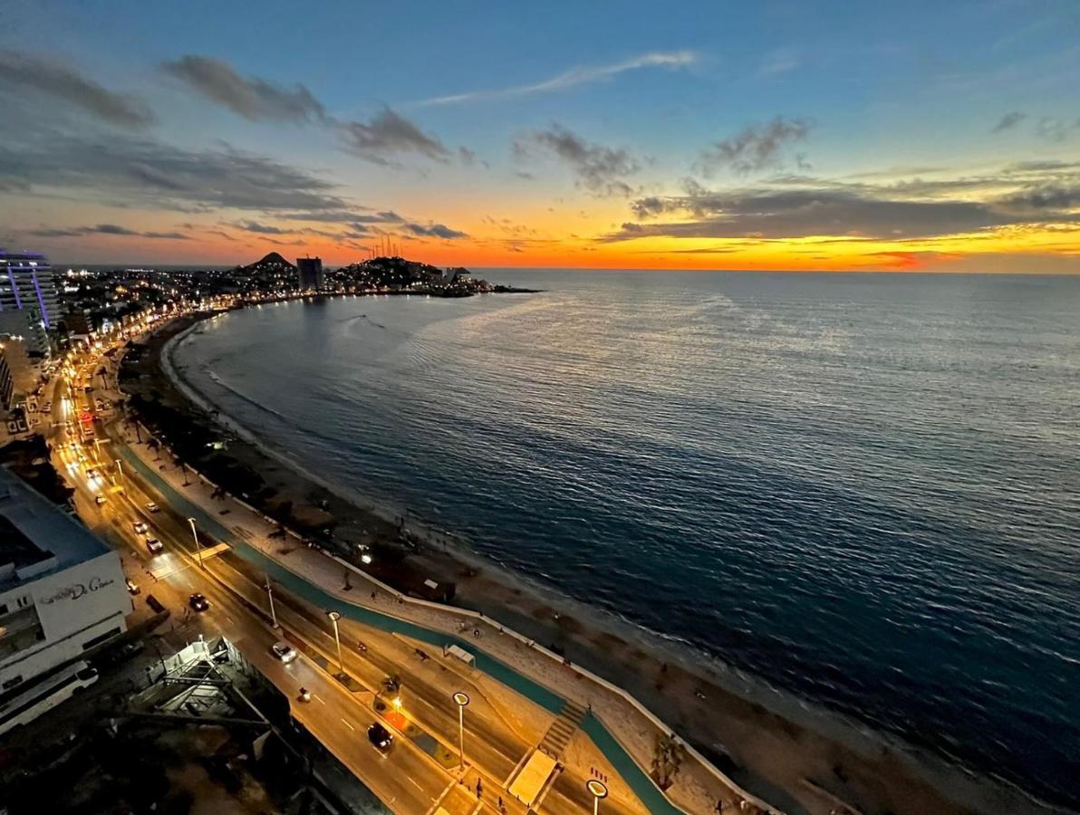 マサトランSunset View Malecon 1404 Vista Panoramica Al Marアパートメント エクステリア 写真